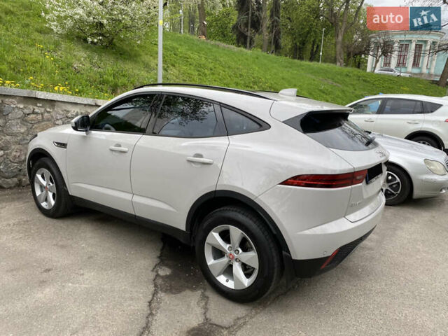 Серый Ягуар E-Pace, объемом двигателя 2 л и пробегом 31 тыс. км за 27500 $, фото 4 на Automoto.ua