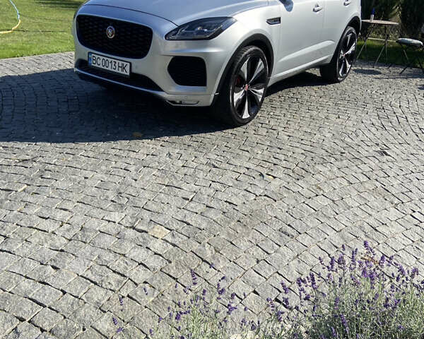 Серый Ягуар E-Pace, объемом двигателя 2 л и пробегом 67 тыс. км за 26000 $, фото 4 на Automoto.ua