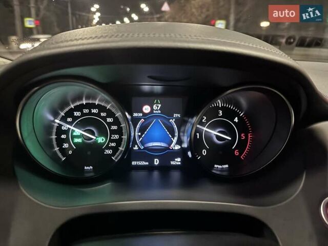 Серый Ягуар E-Pace, объемом двигателя 2 л и пробегом 31 тыс. км за 27500 $, фото 20 на Automoto.ua