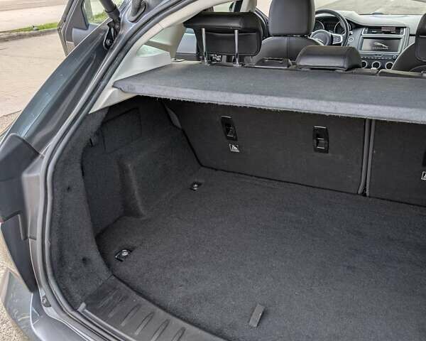 Серый Ягуар E-Pace, объемом двигателя 2 л и пробегом 90 тыс. км за 25000 $, фото 27 на Automoto.ua
