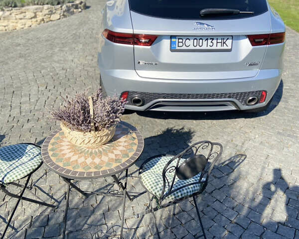 Серый Ягуар E-Pace, объемом двигателя 2 л и пробегом 67 тыс. км за 26000 $, фото 8 на Automoto.ua