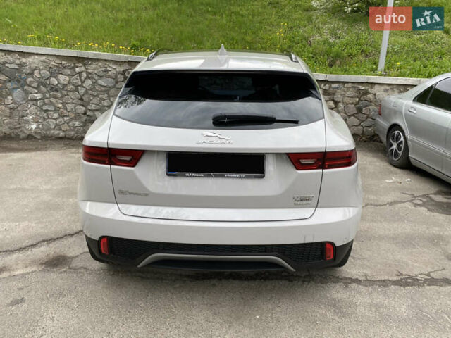 Серый Ягуар E-Pace, объемом двигателя 2 л и пробегом 31 тыс. км за 27500 $, фото 6 на Automoto.ua