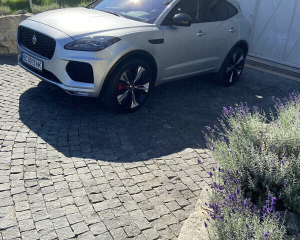 Серый Ягуар E-Pace, объемом двигателя 2 л и пробегом 67 тыс. км за 26000 $, фото 6 на Automoto.ua
