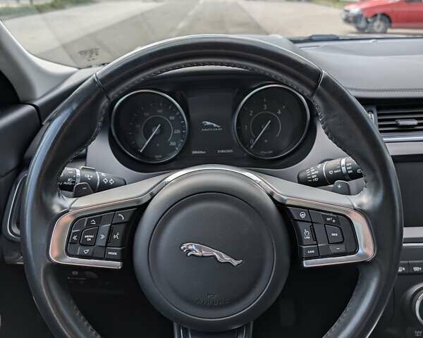 Серый Ягуар E-Pace, объемом двигателя 2 л и пробегом 90 тыс. км за 25000 $, фото 12 на Automoto.ua