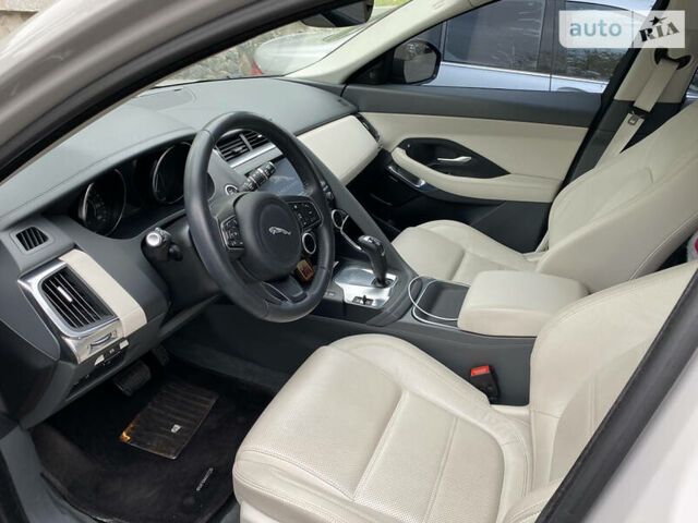 Серый Ягуар E-Pace, объемом двигателя 2 л и пробегом 31 тыс. км за 27500 $, фото 9 на Automoto.ua