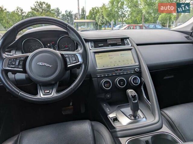 Серый Ягуар E-Pace, объемом двигателя 2 л и пробегом 90 тыс. км за 25000 $, фото 17 на Automoto.ua