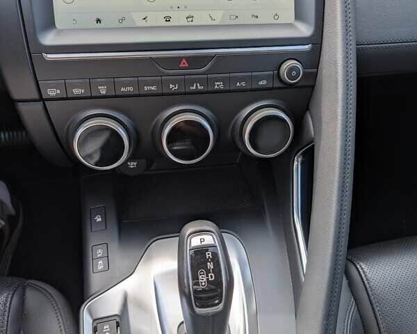 Серый Ягуар E-Pace, объемом двигателя 2 л и пробегом 90 тыс. км за 25000 $, фото 13 на Automoto.ua