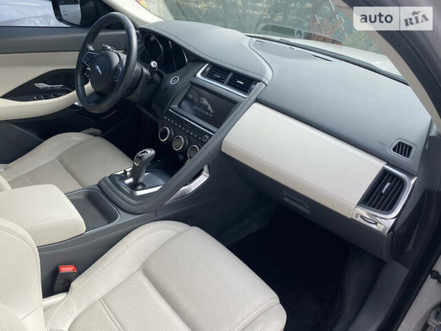 Серый Ягуар E-Pace, объемом двигателя 2 л и пробегом 31 тыс. км за 27500 $, фото 10 на Automoto.ua
