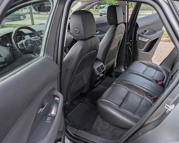Серый Ягуар E-Pace, объемом двигателя 2 л и пробегом 90 тыс. км за 25000 $, фото 25 на Automoto.ua
