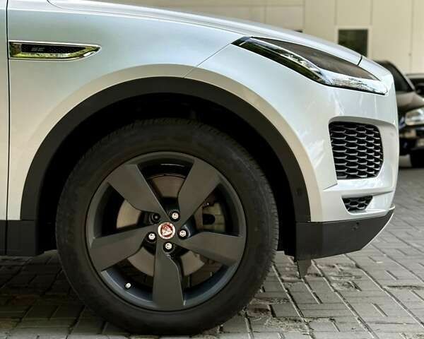 Сірий Ягуар E-Pace, об'ємом двигуна 2 л та пробігом 100 тис. км за 21900 $, фото 11 на Automoto.ua