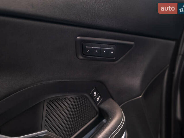 Серый Ягуар E-Pace, объемом двигателя 2 л и пробегом 110 тыс. км за 28500 $, фото 23 на Automoto.ua