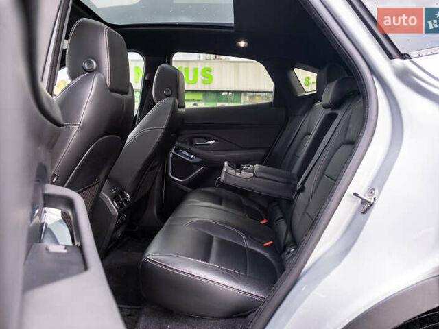 Серый Ягуар E-Pace, объемом двигателя 2 л и пробегом 110 тыс. км за 28500 $, фото 22 на Automoto.ua
