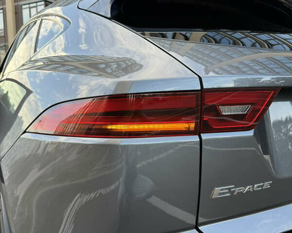 Сірий Ягуар E-Pace, об'ємом двигуна 2 л та пробігом 48 тис. км за 36000 $, фото 27 на Automoto.ua