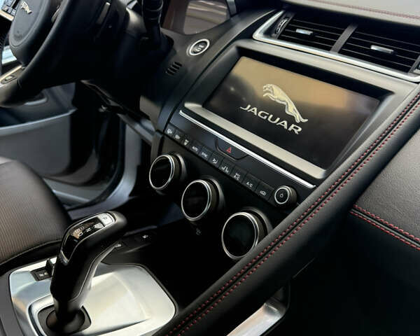 Сірий Ягуар E-Pace, об'ємом двигуна 2 л та пробігом 48 тис. км за 36000 $, фото 26 на Automoto.ua