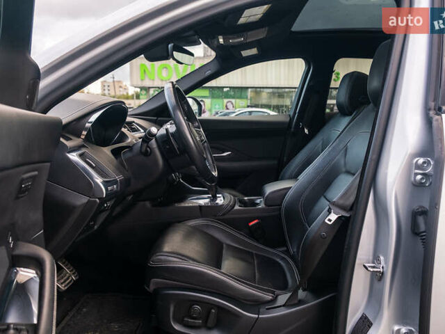 Серый Ягуар E-Pace, объемом двигателя 2 л и пробегом 110 тыс. км за 28500 $, фото 13 на Automoto.ua