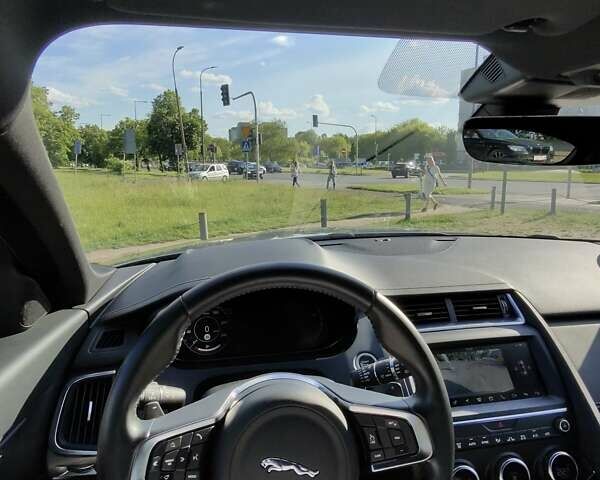 Серый Ягуар E-Pace, объемом двигателя 2 л и пробегом 62 тыс. км за 29000 $, фото 11 на Automoto.ua