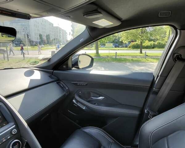 Серый Ягуар E-Pace, объемом двигателя 2 л и пробегом 62 тыс. км за 29000 $, фото 13 на Automoto.ua