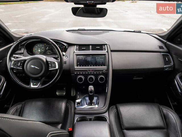 Серый Ягуар E-Pace, объемом двигателя 2 л и пробегом 110 тыс. км за 28500 $, фото 11 на Automoto.ua