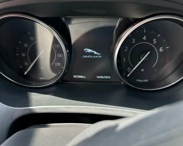 Серый Ягуар E-Pace, объемом двигателя 2 л и пробегом 110 тыс. км за 26000 $, фото 11 на Automoto.ua