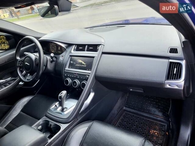 Синий Ягуар E-Pace, объемом двигателя 2 л и пробегом 55 тыс. км за 25500 $, фото 14 на Automoto.ua