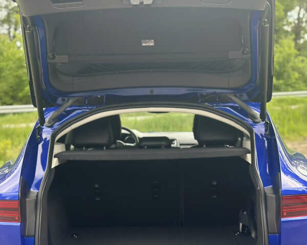 Синий Ягуар E-Pace, объемом двигателя 2 л и пробегом 69 тыс. км за 27000 $, фото 20 на Automoto.ua