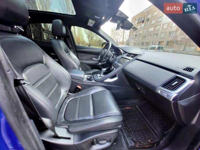Синий Ягуар E-Pace, объемом двигателя 2 л и пробегом 55 тыс. км за 25500 $, фото 15 на Automoto.ua