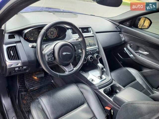 Синий Ягуар E-Pace, объемом двигателя 2 л и пробегом 55 тыс. км за 25500 $, фото 9 на Automoto.ua