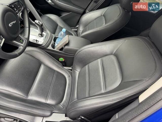 Синий Ягуар E-Pace, объемом двигателя 2 л и пробегом 50 тыс. км за 27000 $, фото 12 на Automoto.ua