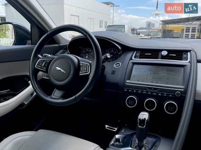Синий Ягуар E-Pace, объемом двигателя 2 л и пробегом 45 тыс. км за 31999 $, фото 9 на Automoto.ua
