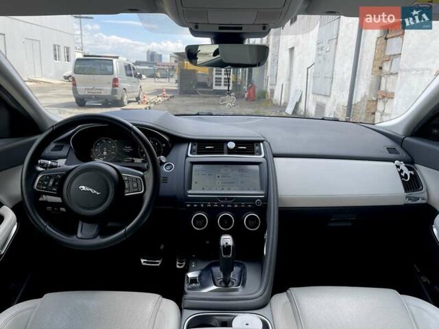 Синий Ягуар E-Pace, объемом двигателя 2 л и пробегом 45 тыс. км за 31999 $, фото 8 на Automoto.ua