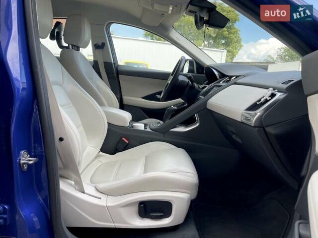 Синий Ягуар E-Pace, объемом двигателя 2 л и пробегом 45 тыс. км за 31999 $, фото 10 на Automoto.ua