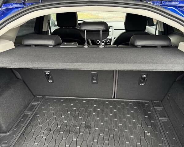 Синий Ягуар E-Pace, объемом двигателя 2 л и пробегом 50 тыс. км за 27000 $, фото 9 на Automoto.ua