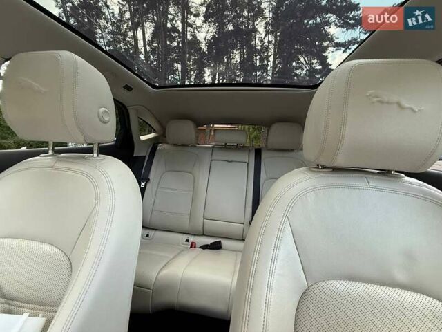 Синій Ягуар E-Pace, об'ємом двигуна 2 л та пробігом 65 тис. км за 36990 $, фото 24 на Automoto.ua
