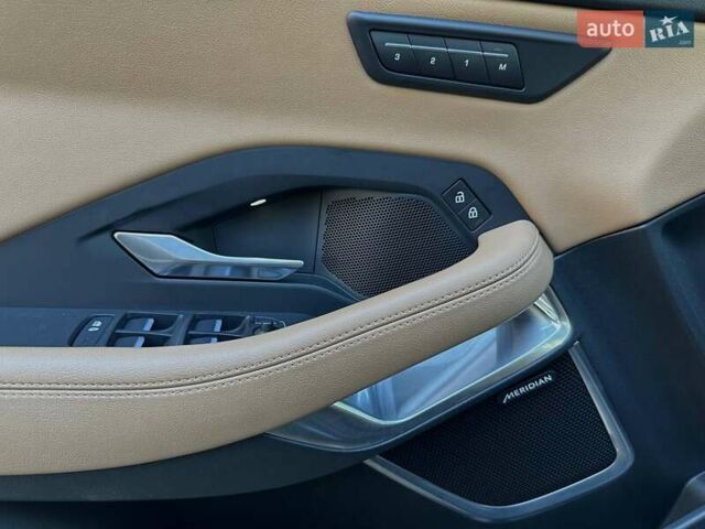 Синий Ягуар E-Pace, объемом двигателя 2 л и пробегом 44 тыс. км за 34900 $, фото 26 на Automoto.ua