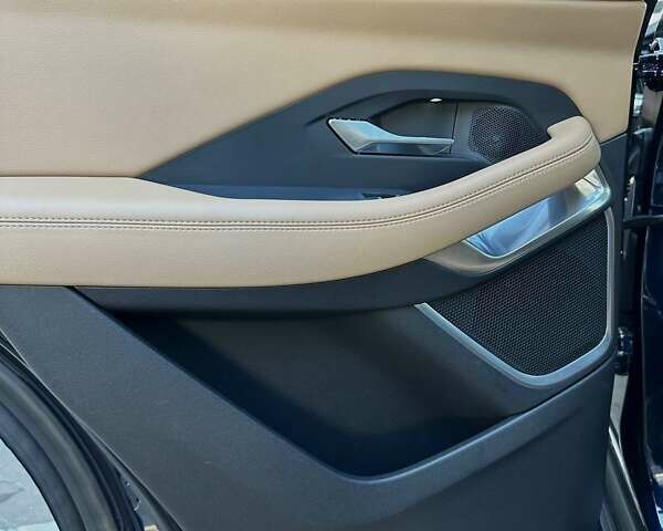Синий Ягуар E-Pace, объемом двигателя 2 л и пробегом 44 тыс. км за 34900 $, фото 28 на Automoto.ua