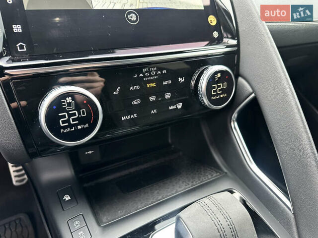 Синий Ягуар E-Pace, объемом двигателя 2 л и пробегом 21 тыс. км за 47700 $, фото 11 на Automoto.ua