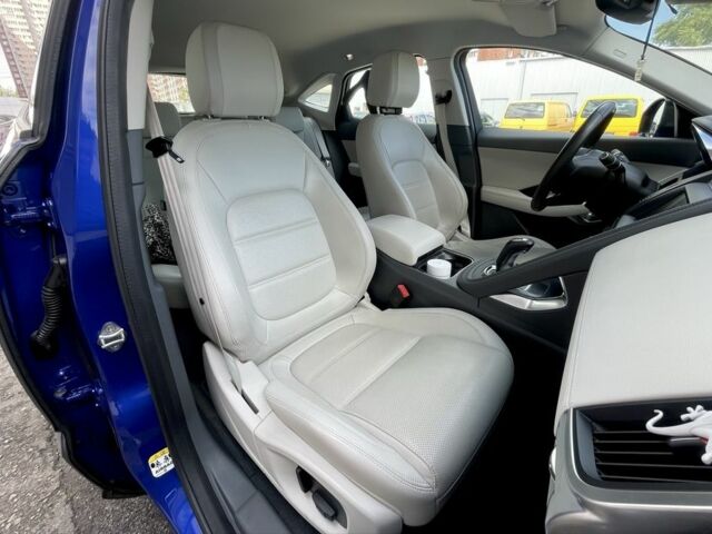 Синий Ягуар Е-Тайп, объемом двигателя 2 л и пробегом 45 тыс. км за 26500 $, фото 8 на Automoto.ua