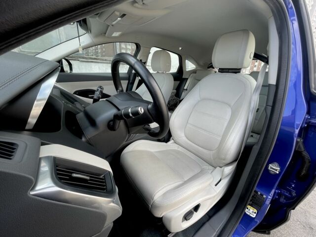 Синий Ягуар Е-Тайп, объемом двигателя 2 л и пробегом 45 тыс. км за 26500 $, фото 9 на Automoto.ua