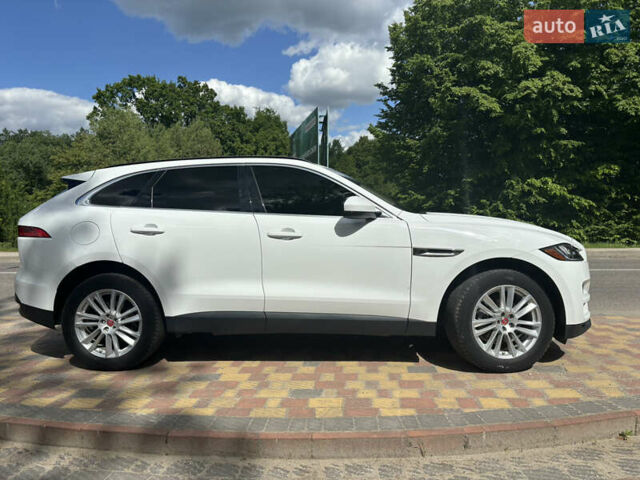 Білий Ягуар Ф-Пейс, об'ємом двигуна 2 л та пробігом 199 тис. км за 22900 $, фото 6 на Automoto.ua