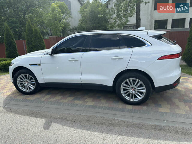 Білий Ягуар Ф-Пейс, об'ємом двигуна 2 л та пробігом 199 тис. км за 22900 $, фото 3 на Automoto.ua