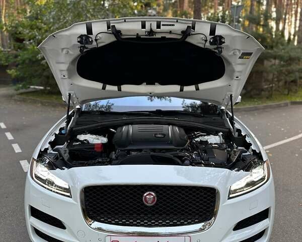 Ягуар Ф-Пейс 2016 у Буче на Automoto.ua Білий Ягуар Ф-Пейс, об'ємом двигуна 2 л та пробігом 155 тис. км за 18700 $, фото 24 на Automoto.ua