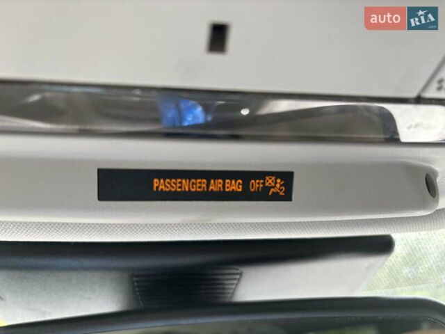 Білий Ягуар Ф-Пейс, об'ємом двигуна 2 л та пробігом 199 тис. км за 22900 $, фото 59 на Automoto.ua