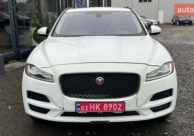 Белый Ягуар Ф-Пейс, объемом двигателя 3 л и пробегом 173 тыс. км за 14900 $, фото 1 на Automoto.ua