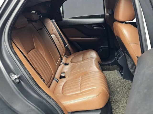 Белый Ягуар Ф-Пейс, объемом двигателя 2 л и пробегом 148 тыс. км за 25100 $, фото 18 на Automoto.ua