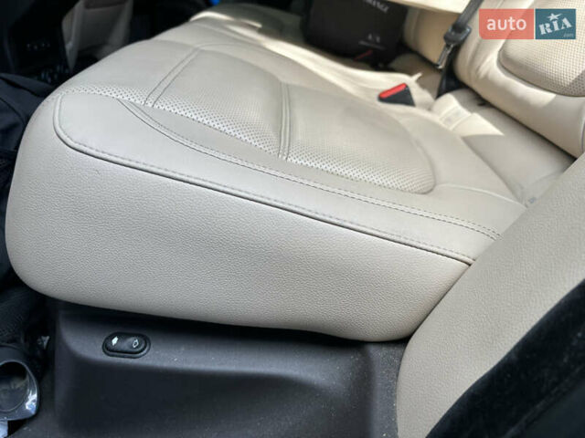 Білий Ягуар Ф-Пейс, об'ємом двигуна 2 л та пробігом 199 тис. км за 22900 $, фото 64 на Automoto.ua