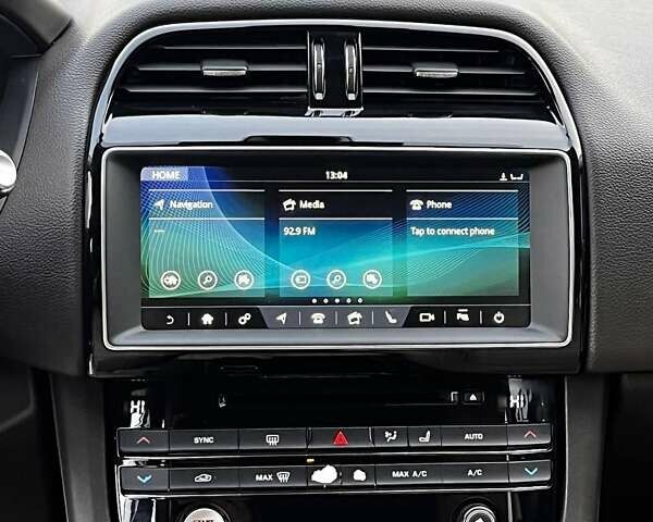 Белый Ягуар Ф-Пейс, объемом двигателя 3 л и пробегом 173 тыс. км за 14900 $, фото 25 на Automoto.ua