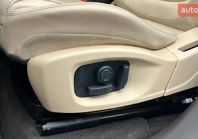 Белый Ягуар Ф-Пейс, объемом двигателя 3 л и пробегом 173 тыс. км за 14900 $, фото 17 на Automoto.ua