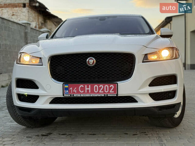 Білий Ягуар Ф-Пейс, об'ємом двигуна 2 л та пробігом 209 тис. км за 17900 $, фото 12 на Automoto.ua