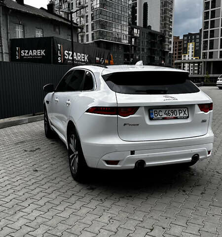 Белый Ягуар Ф-Пейс, объемом двигателя 3 л и пробегом 153 тыс. км за 20500 $, фото 7 на Automoto.ua