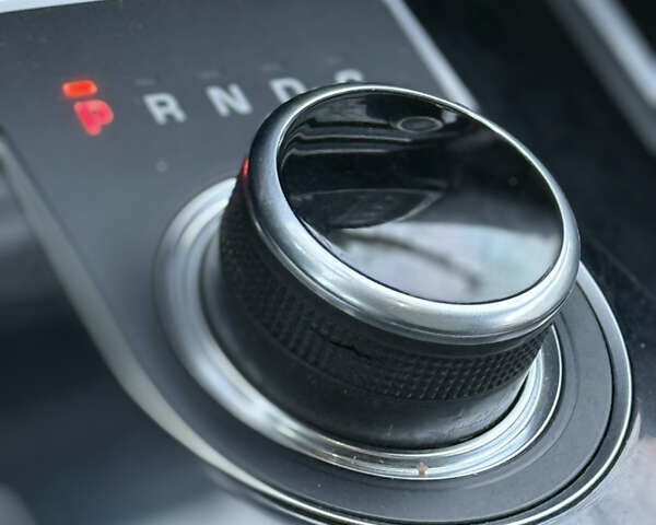 Білий Ягуар Ф-Пейс, об'ємом двигуна 2 л та пробігом 209 тис. км за 17900 $, фото 39 на Automoto.ua